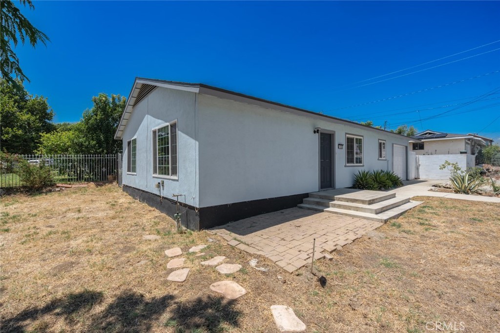 Photo 3 of 21 of 4186 Val Verde Avenue house