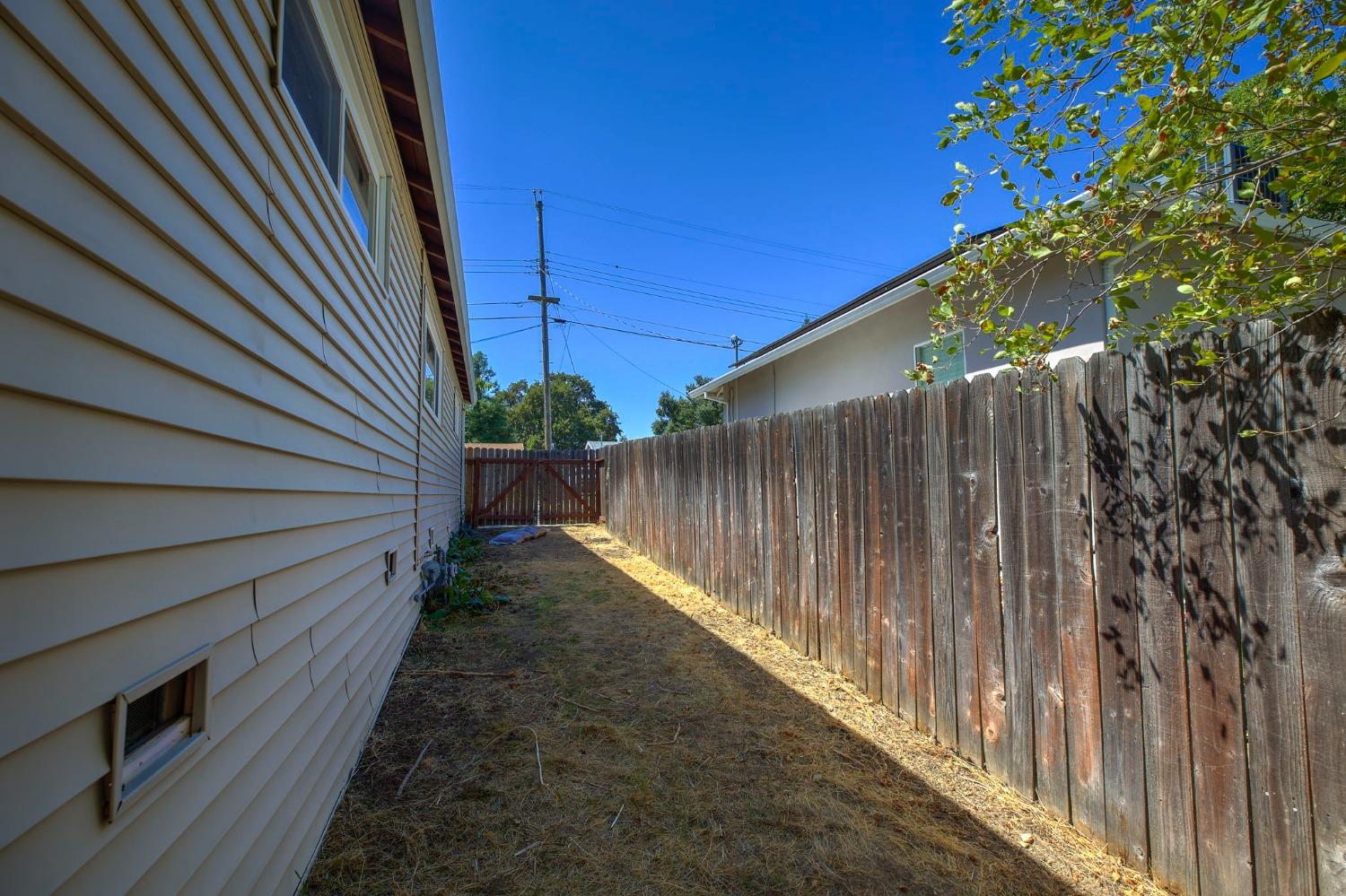 Photo 24 of 33 of 8504 Mariposa Avenue house