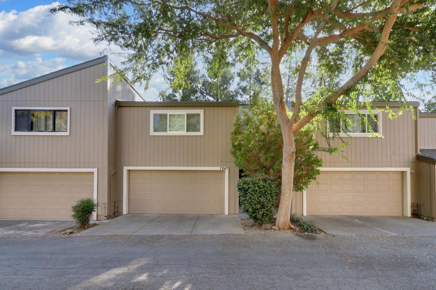 Photo 1 of 51 of 7847 Hampton Lane townhome