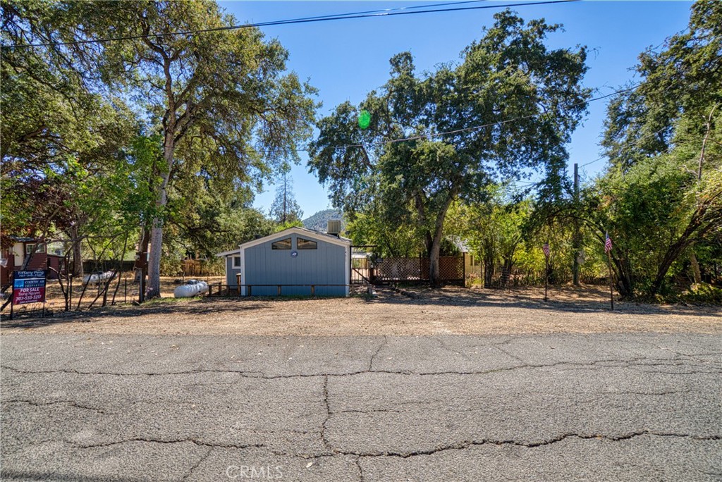 Photo 14 of 22 of 14659 Pearl Avenue mobile home