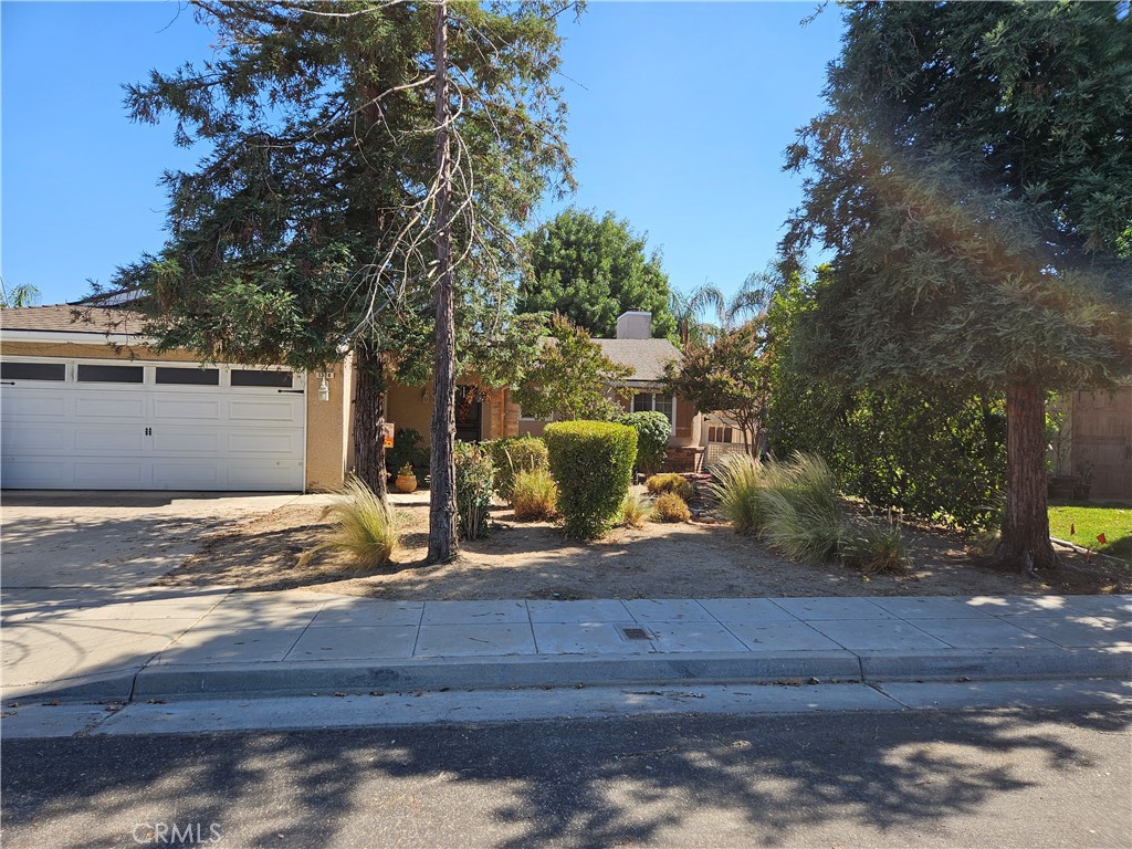 Photo 2 of 18 of 1324 Robinson Avenue house