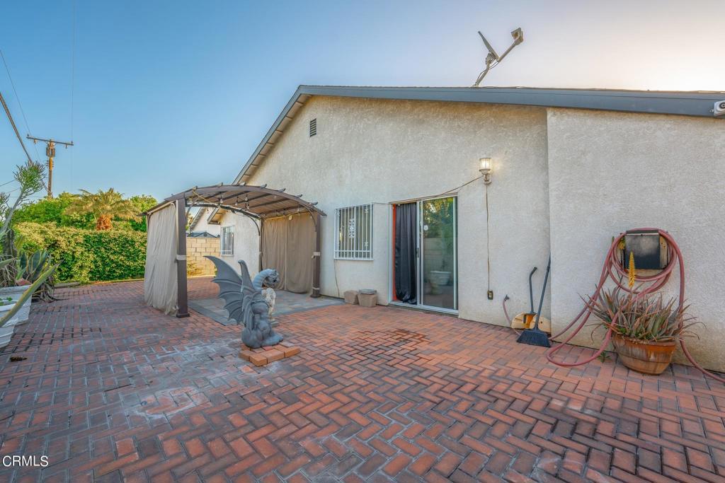 Photo 9 of 10 of 11943 Adenmoor Avenue house