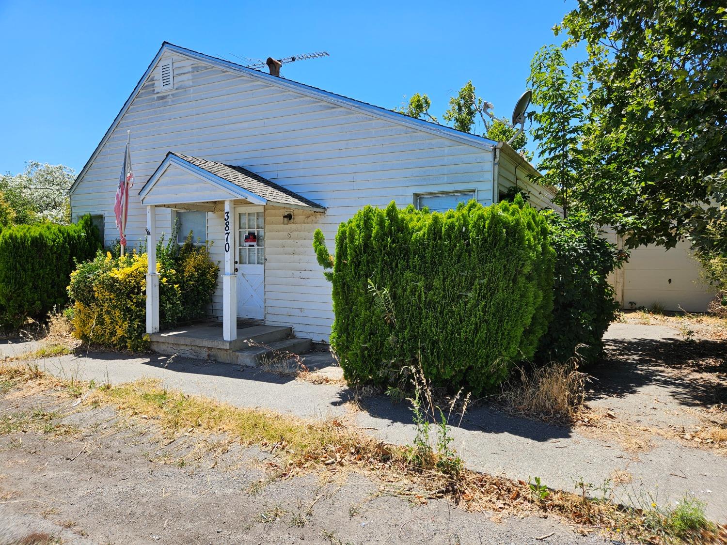 Photo 1 of 10 of 3870 1st Street house