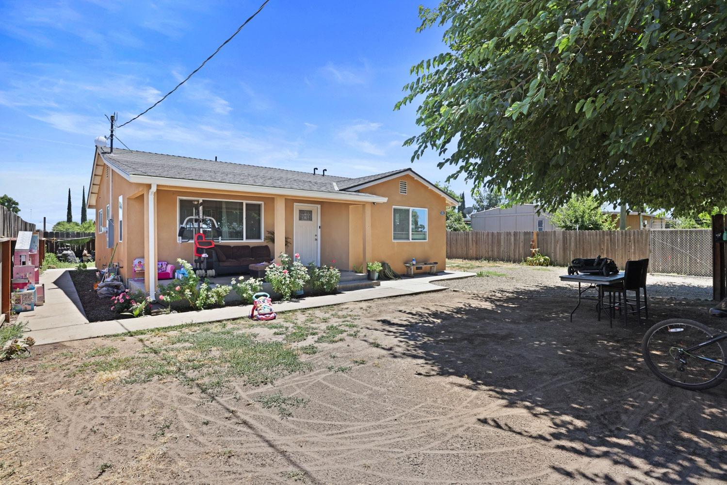 Photo 3 of 48 of 122 Santa Fe Avenue house