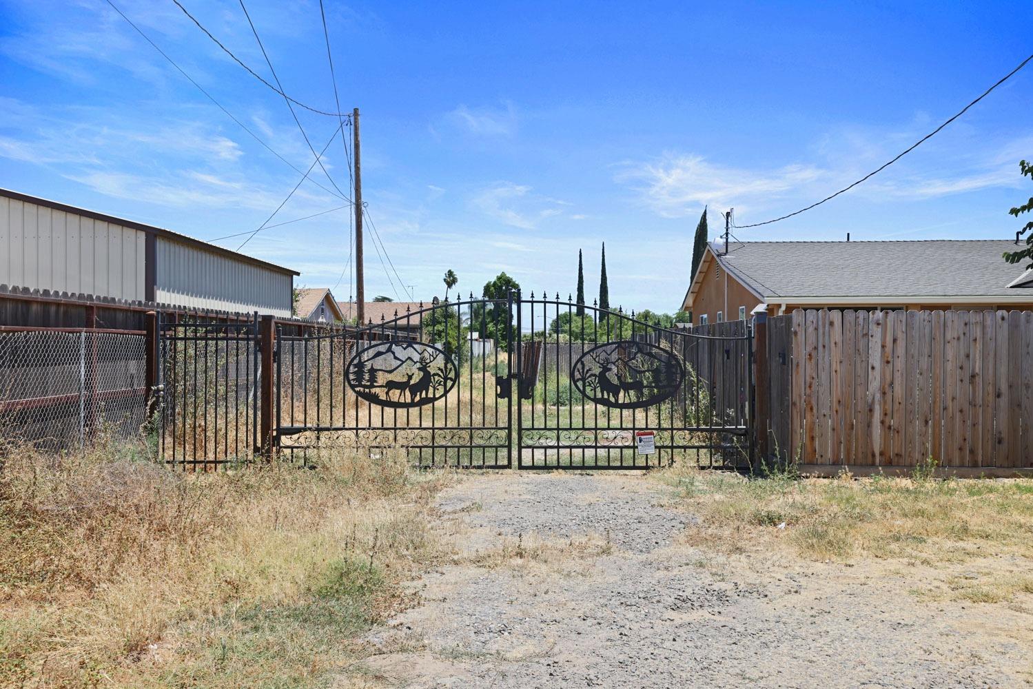 Photo 34 of 48 of 122 Santa Fe Avenue house