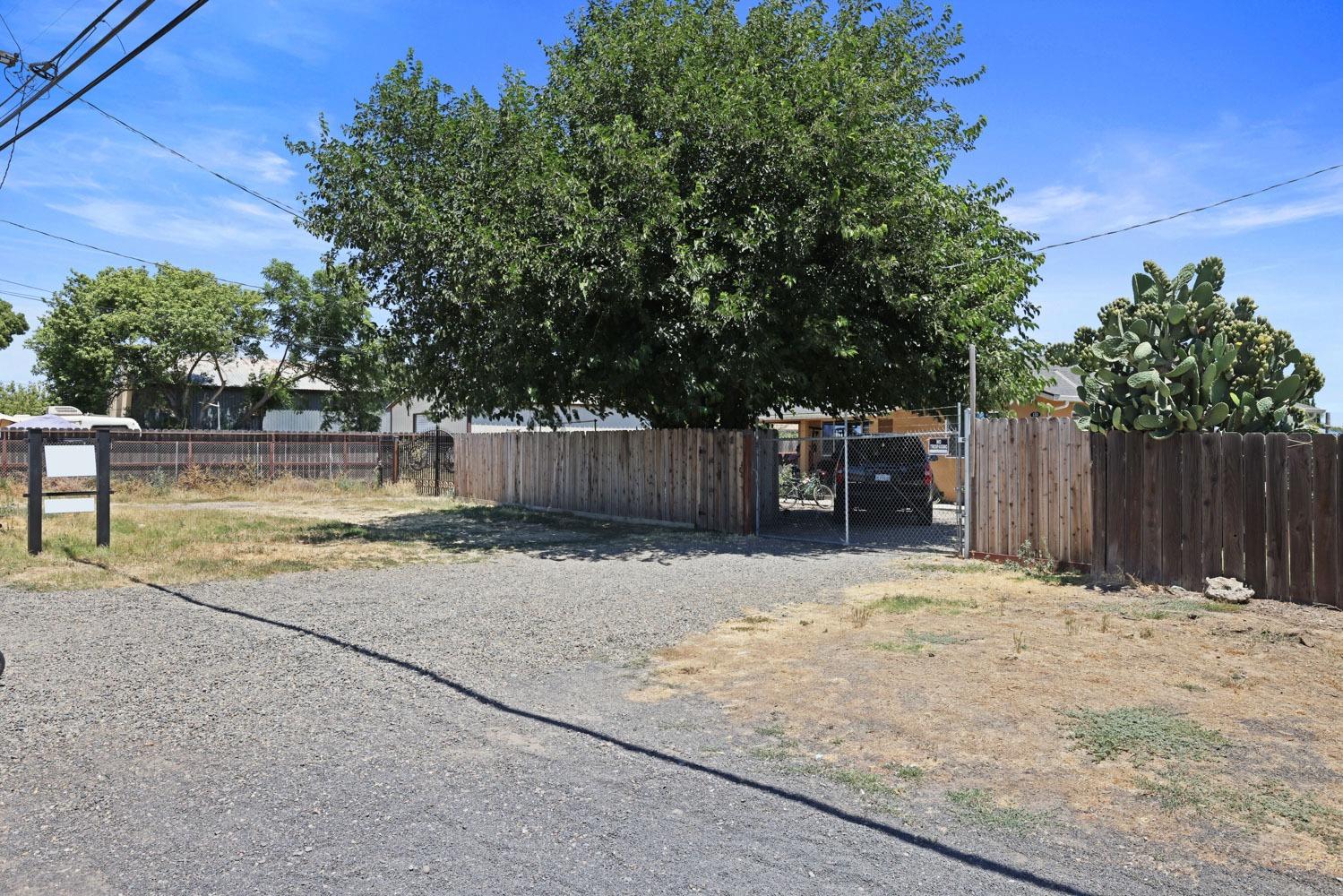 Photo 36 of 48 of 122 Santa Fe Avenue house