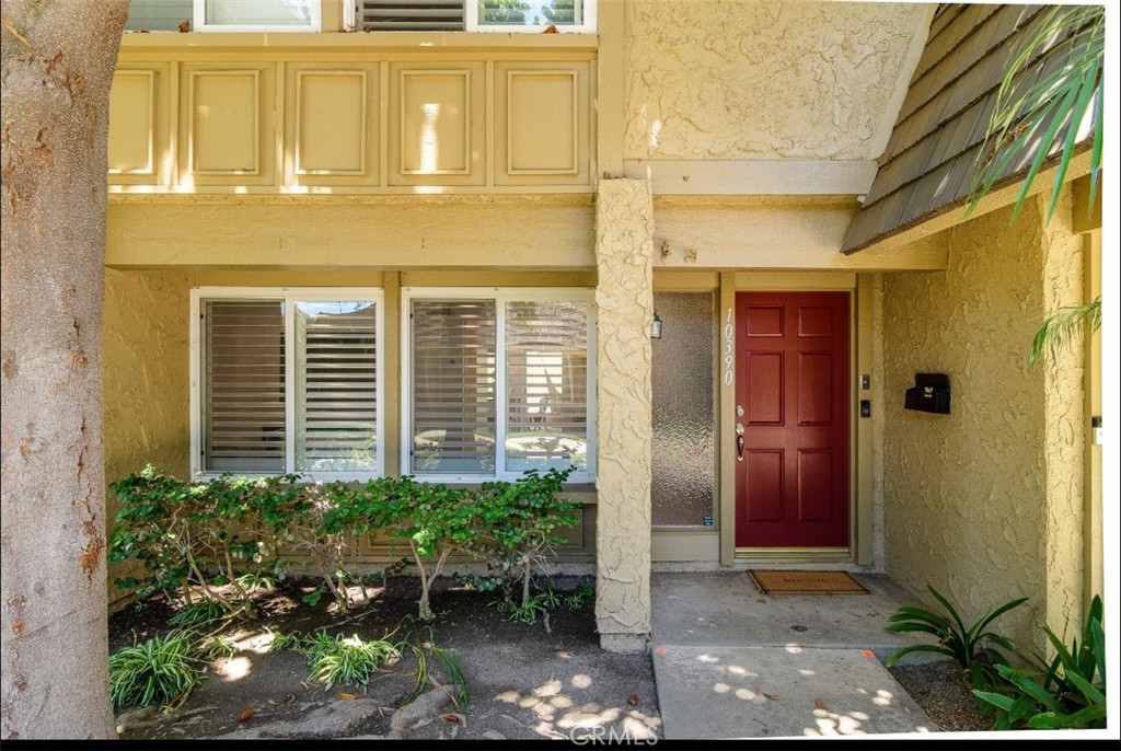 Photo 2 of 16 of 10390 Truckee River Court townhome