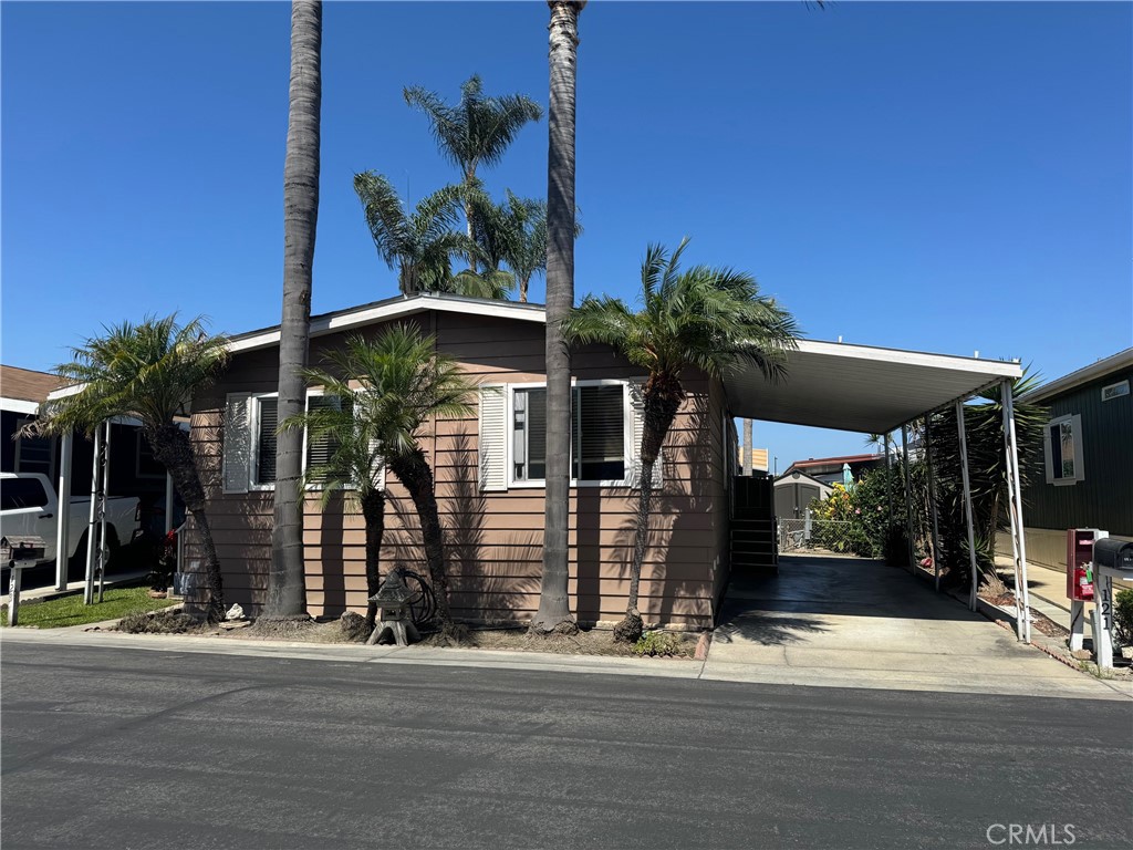 Photo 3 of 21 of 123 Hornbeam mobile home