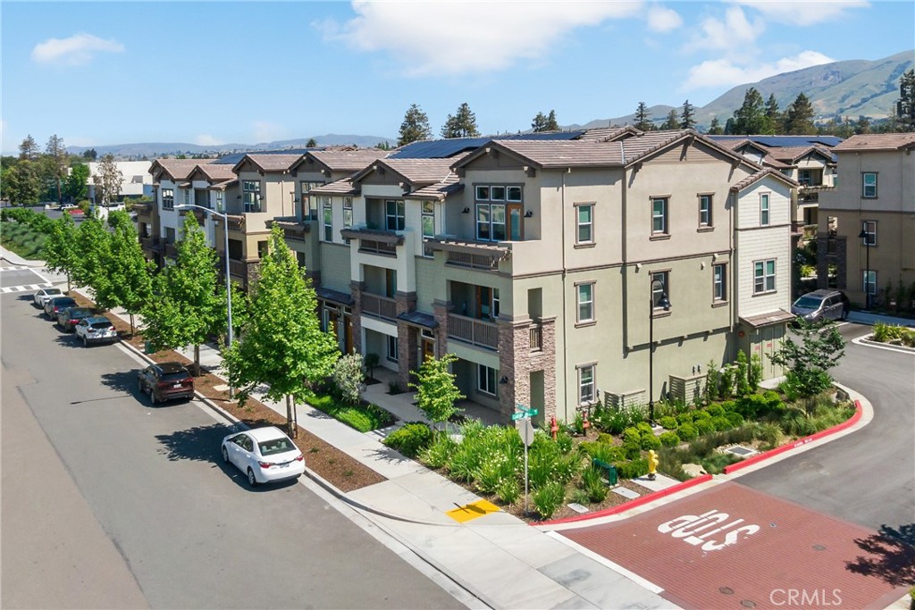 Photo 1 of 23 of 47292 Mission Falls Court townhome