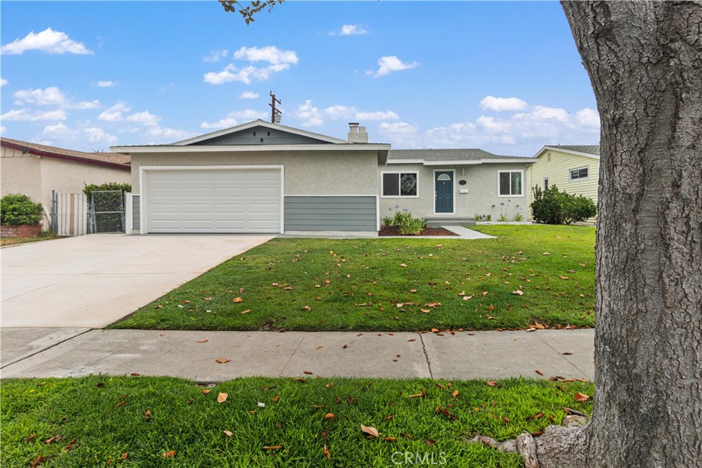 Photo 1 of 41 of 1507 W Ash Avenue house