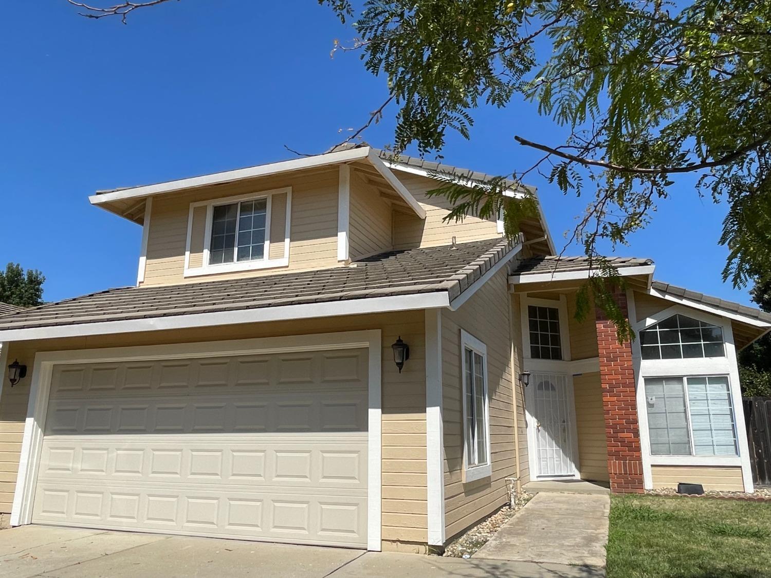 Photo 1 of 1 of 993 Vintage Oak Avenue house