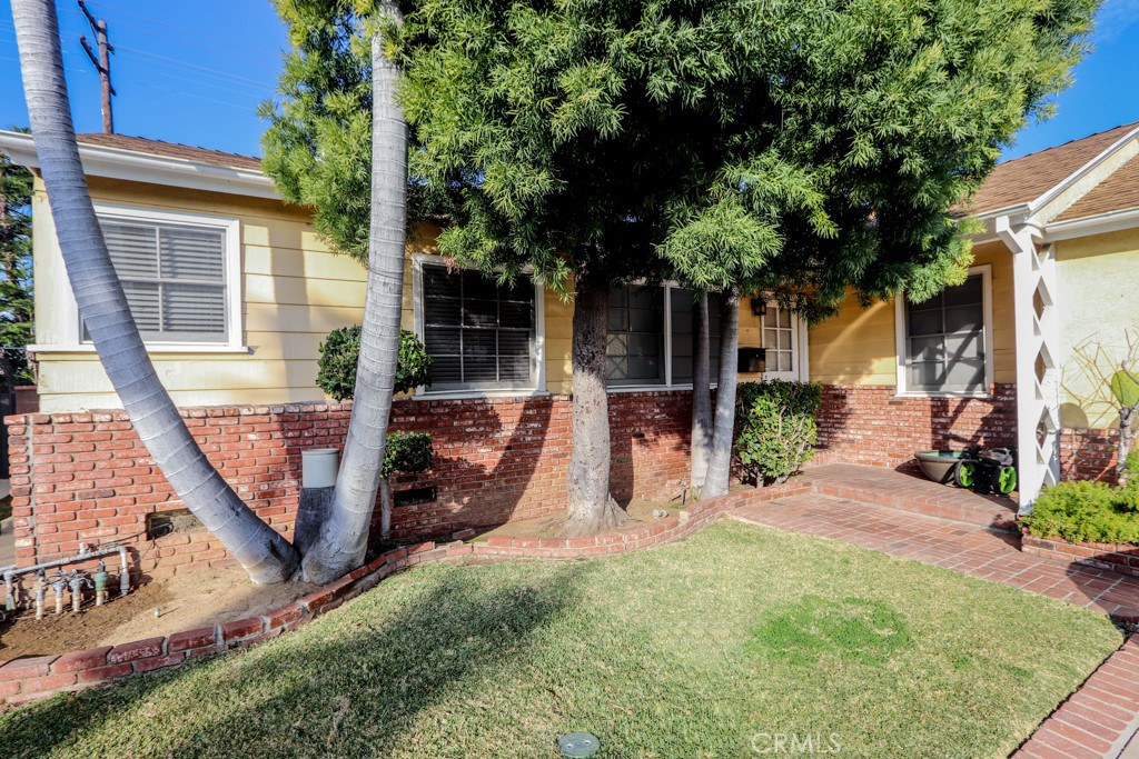 Photo 4 of 19 of 13007 Haas Avenue house