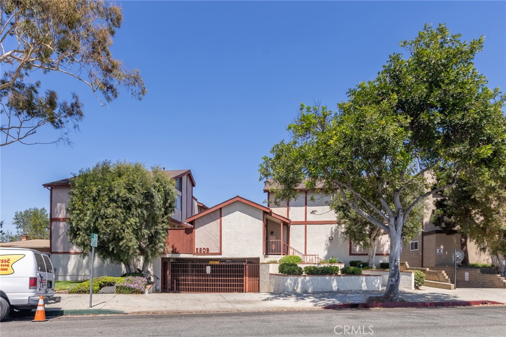 Photo 40 of 42 of 2509 W Redondo Beach Boulevard 16 townhome