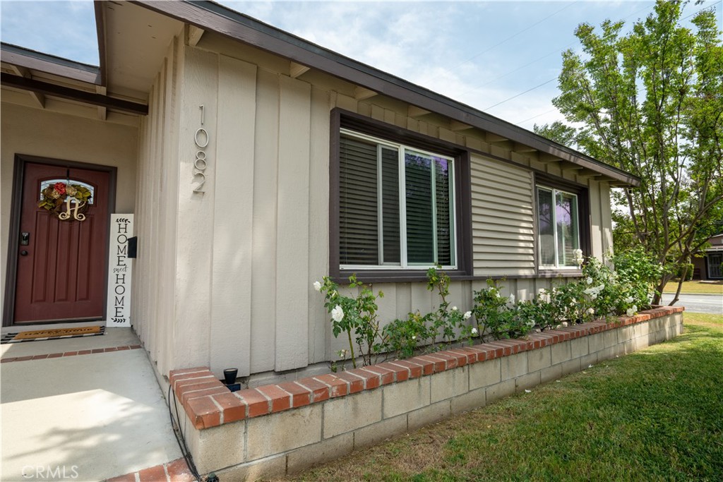 Photo 3 of 34 of 1082 S Prospero Drive house