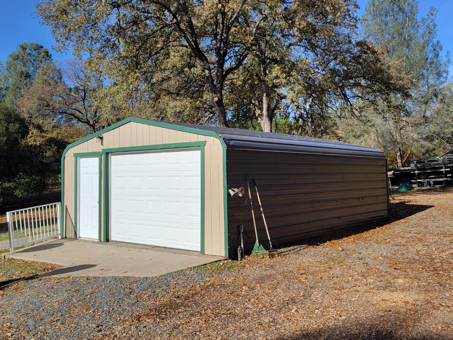 Photo 4 of 28 of 21792 Trotter Road mobile home