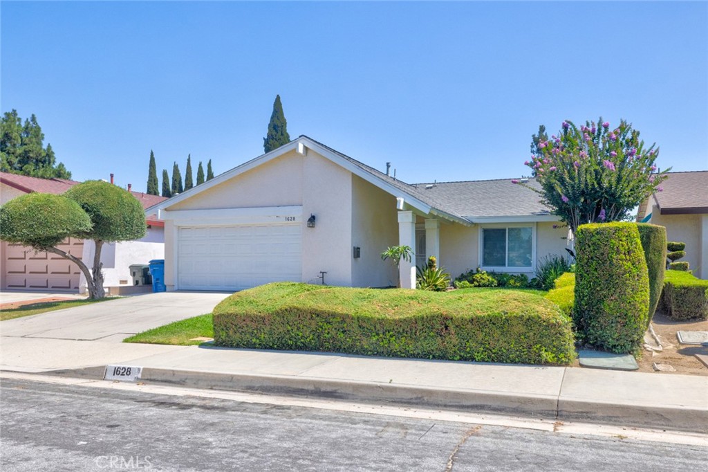 Photo 1 of 29 of 1628 Clayhill Avenue house