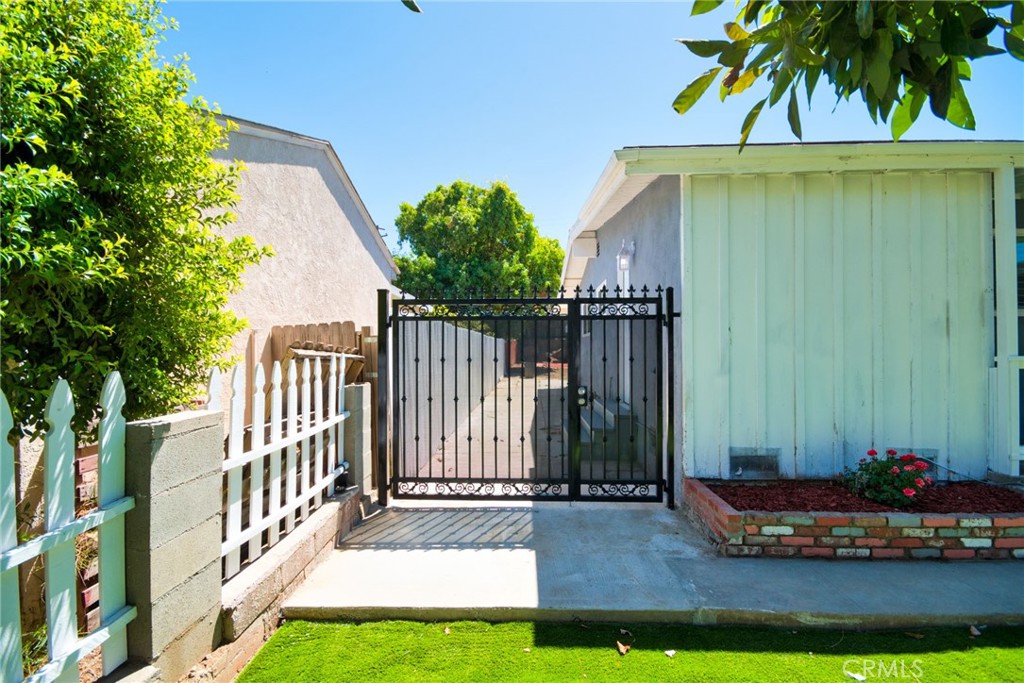 Photo 20 of 26 of 1708 Barford Avenue house