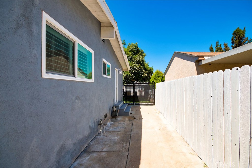 Photo 23 of 26 of 1708 Barford Avenue house