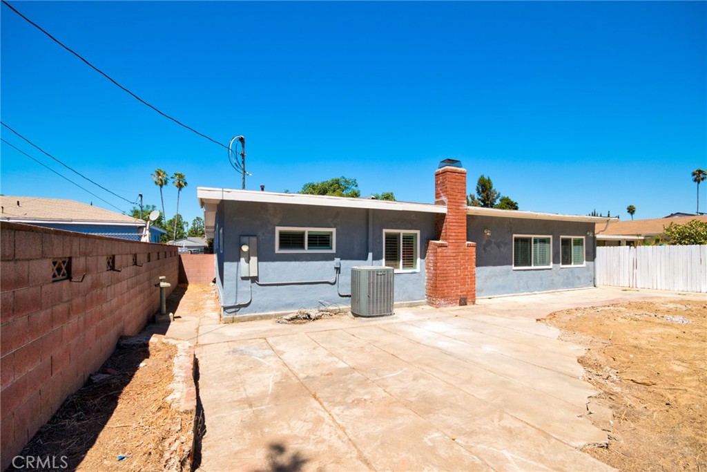 Photo 25 of 26 of 1708 Barford Avenue house