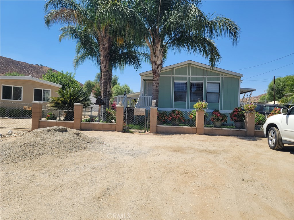 Photo 6 of 36 of 26345 Cortrite Avenue house