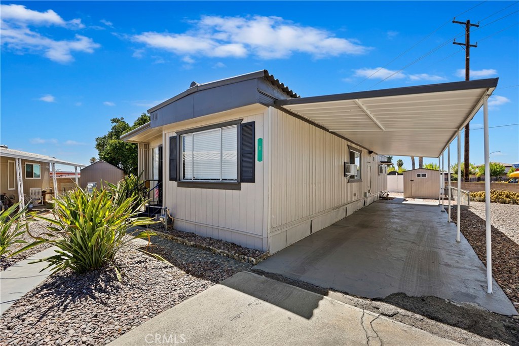 Photo 2 of 21 of 260 N Lyon Avenue 6 mobile home