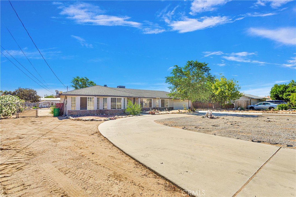 Photo 3 of 52 of 10977 Pinon Avenue house