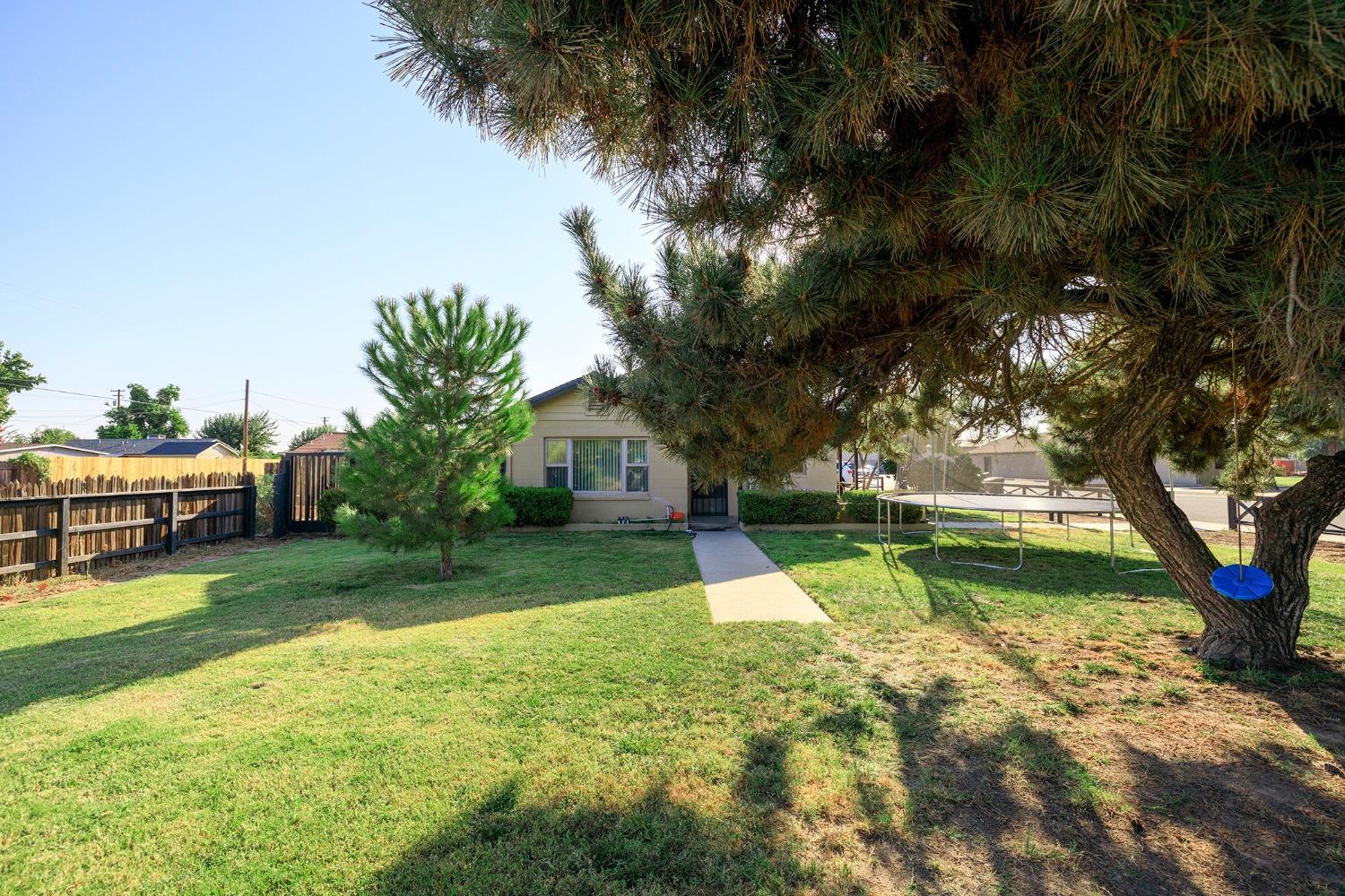 Photo 1 of 3 of 2318 7th Street house