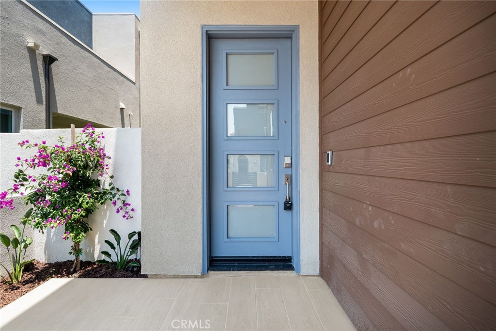 Photo 4 of 23 of 303 baluster townhome