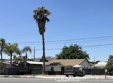 Photo 4 of 6 of 3717 Rubidoux Boulevard property