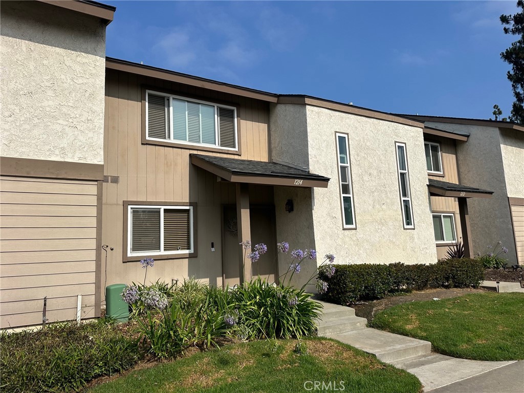 Photo 1 of 10 of 1214 Devonshire Lane townhome