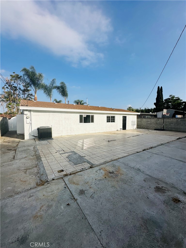 Photo 7 of 17 of 203 S Hambledon Avenue house