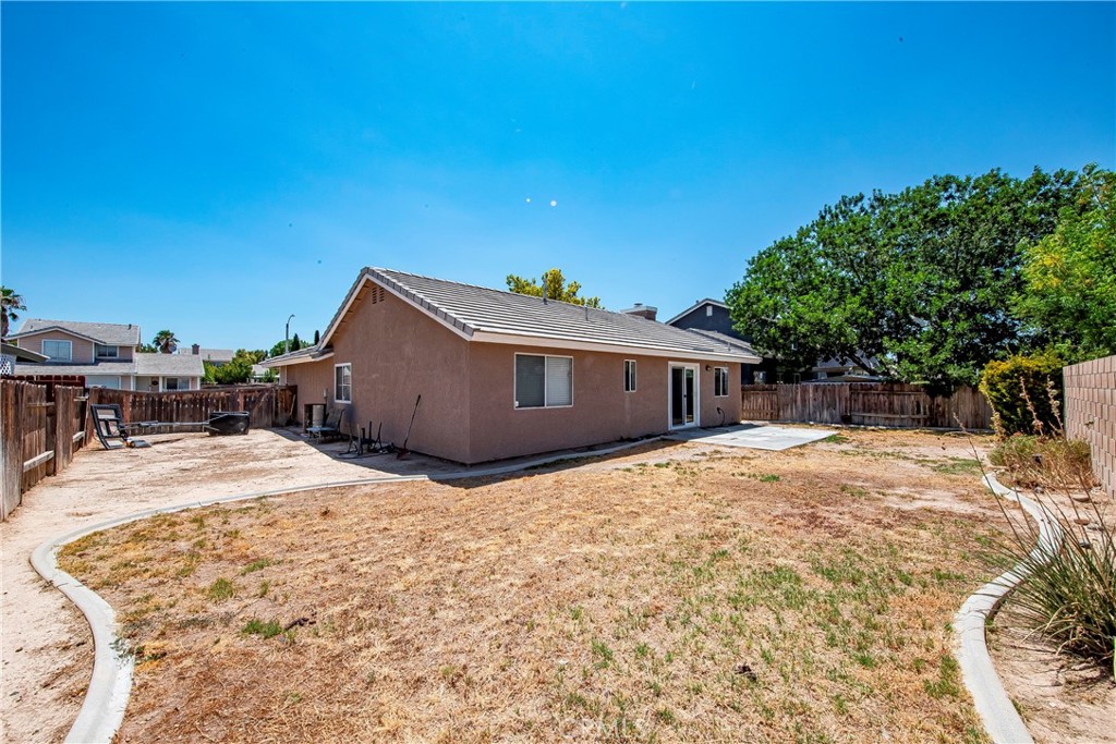 Photo 20 of 21 of 2609 W Lingard Street house