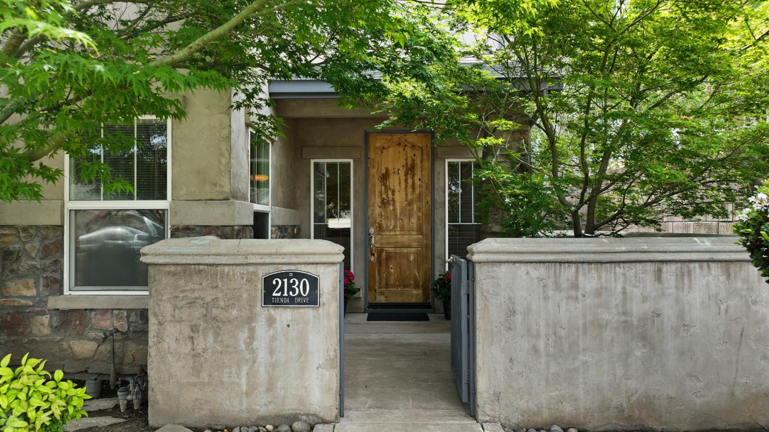 Photo 6 of 40 of 2130 Tienda Drive townhome