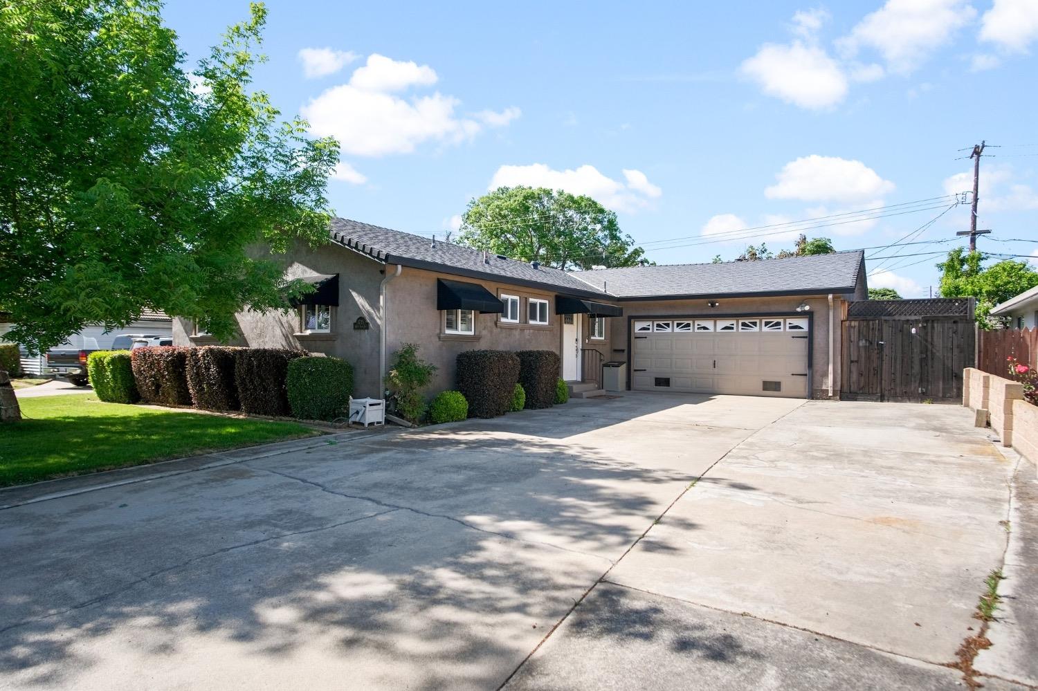 Photo 1 of 22 of 1725 W Lodi Avenue house