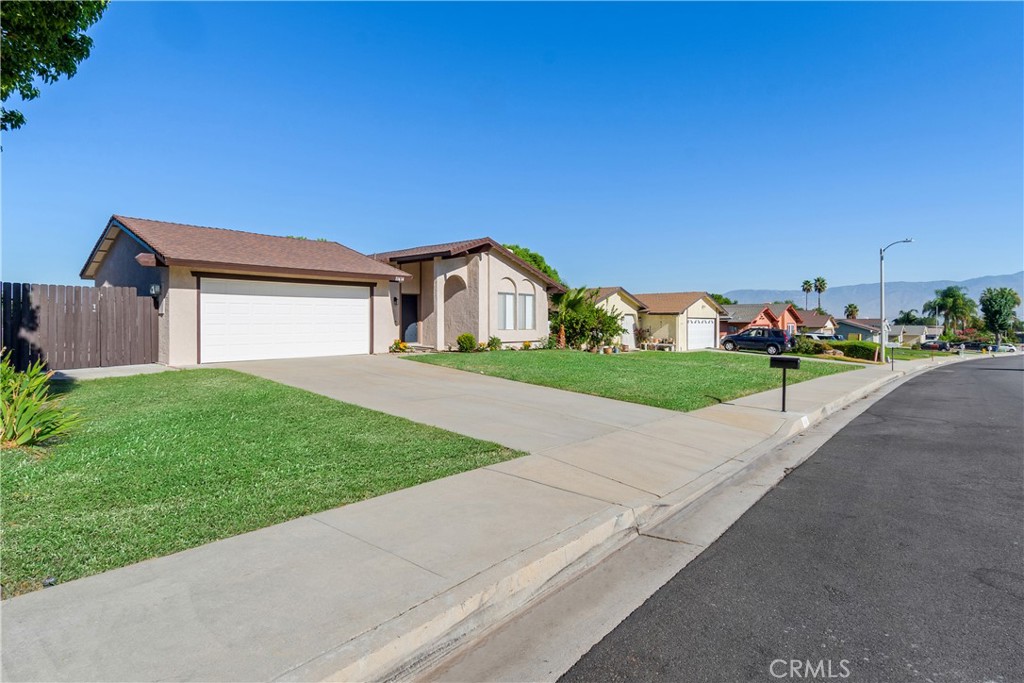 Photo 3 of 28 of 11614 Cielo Lane house