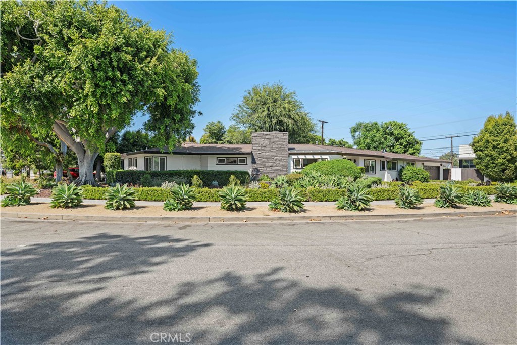 Photo 41 of 46 of 4200 Cerritos Avenue house