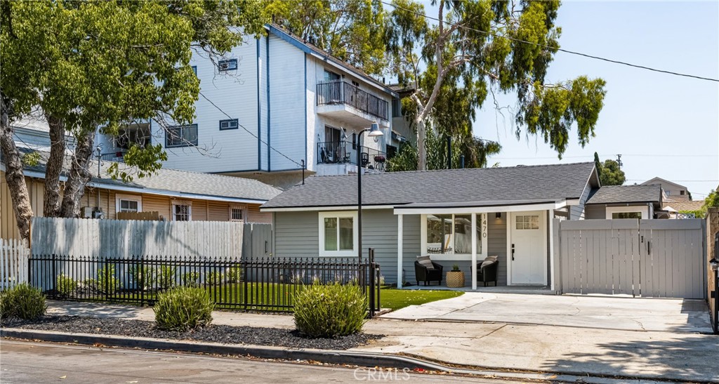 Photo 2 of 36 of 1470 Orizaba Avenue house