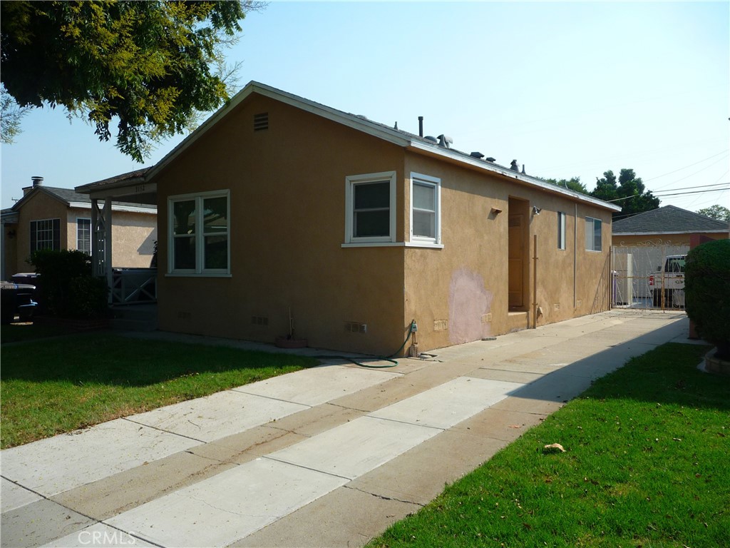 Photo 2 of 19 of 3152 Chestnut Avenue house