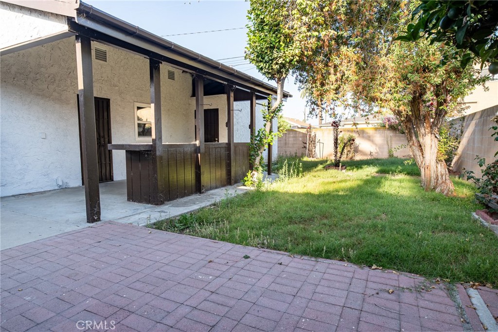 Photo 6 of 12 of 5827 Gaviota Avenue house