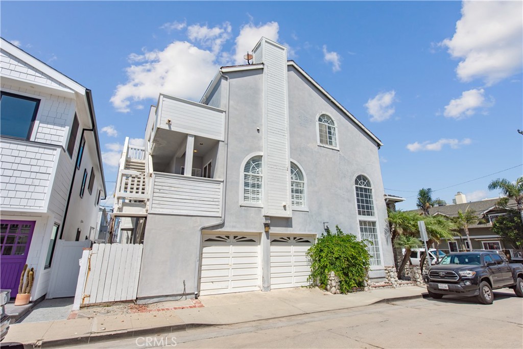 Photo 4 of 44 of 6020 E Ocean Boulevard house