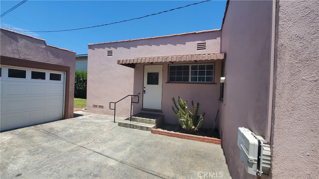 Photo 6 of 10 of 6545 Gaviota Avenue house