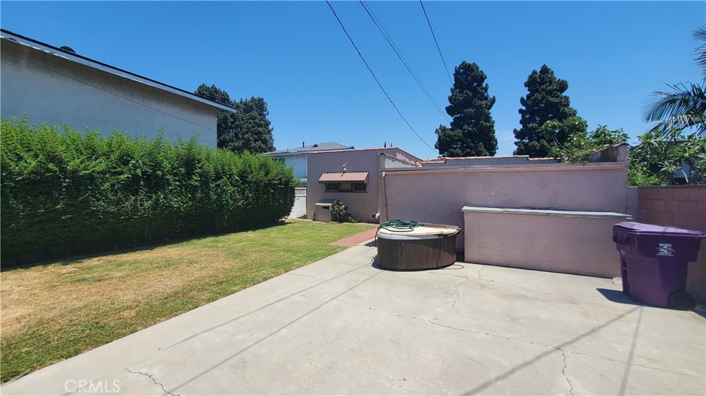 Photo 9 of 10 of 6545 Gaviota Avenue house