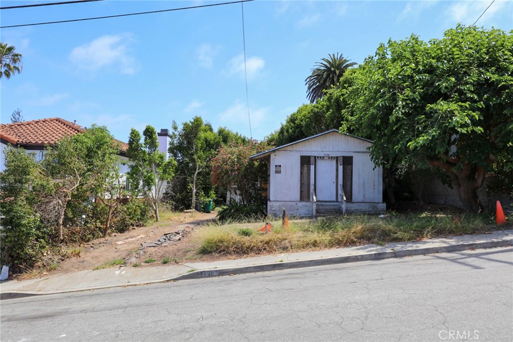 Photo 1 of 14 of 1736 Voorhees Avenue house