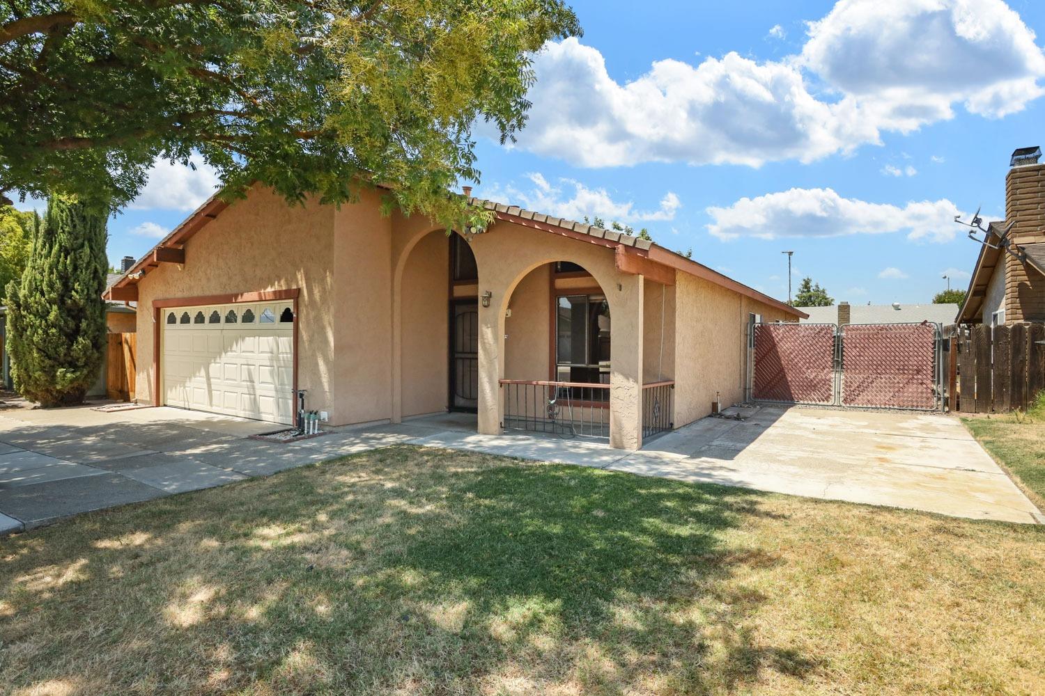 Photo 3 of 37 of 733 Sonora Avenue house