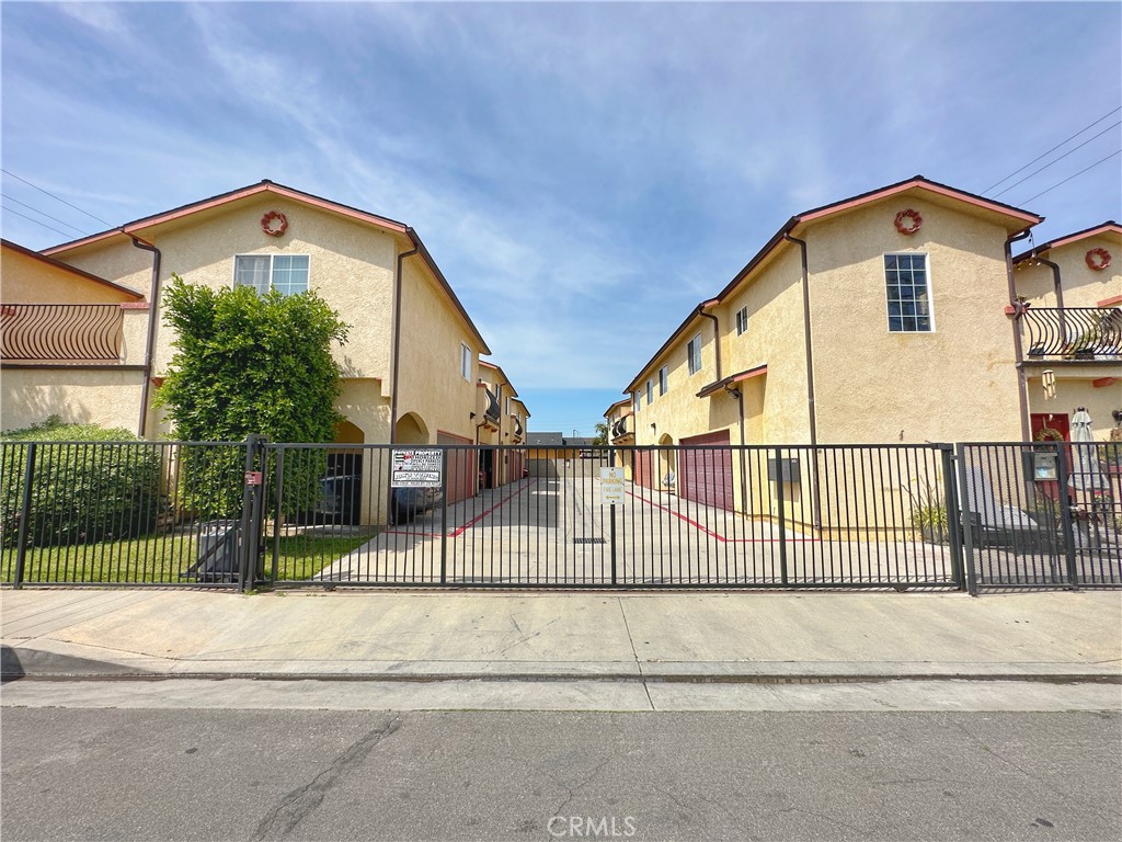 Photo 1 of 34 of 3757 E 52nd Street townhome