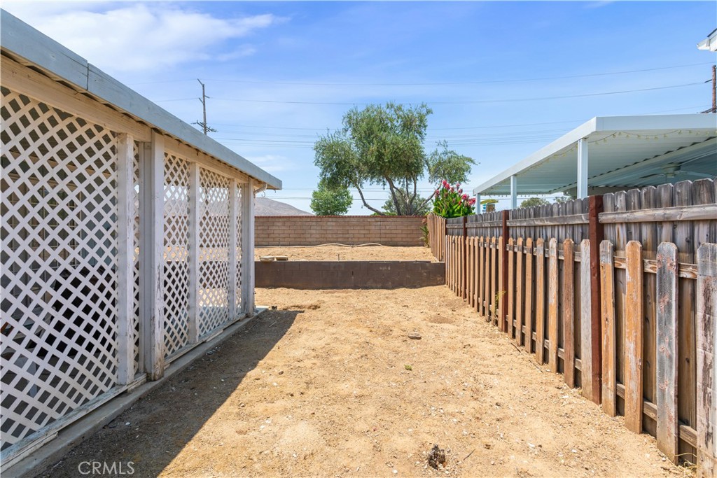 Photo 17 of 24 of 27250 Murrieta Road 5 mobile home