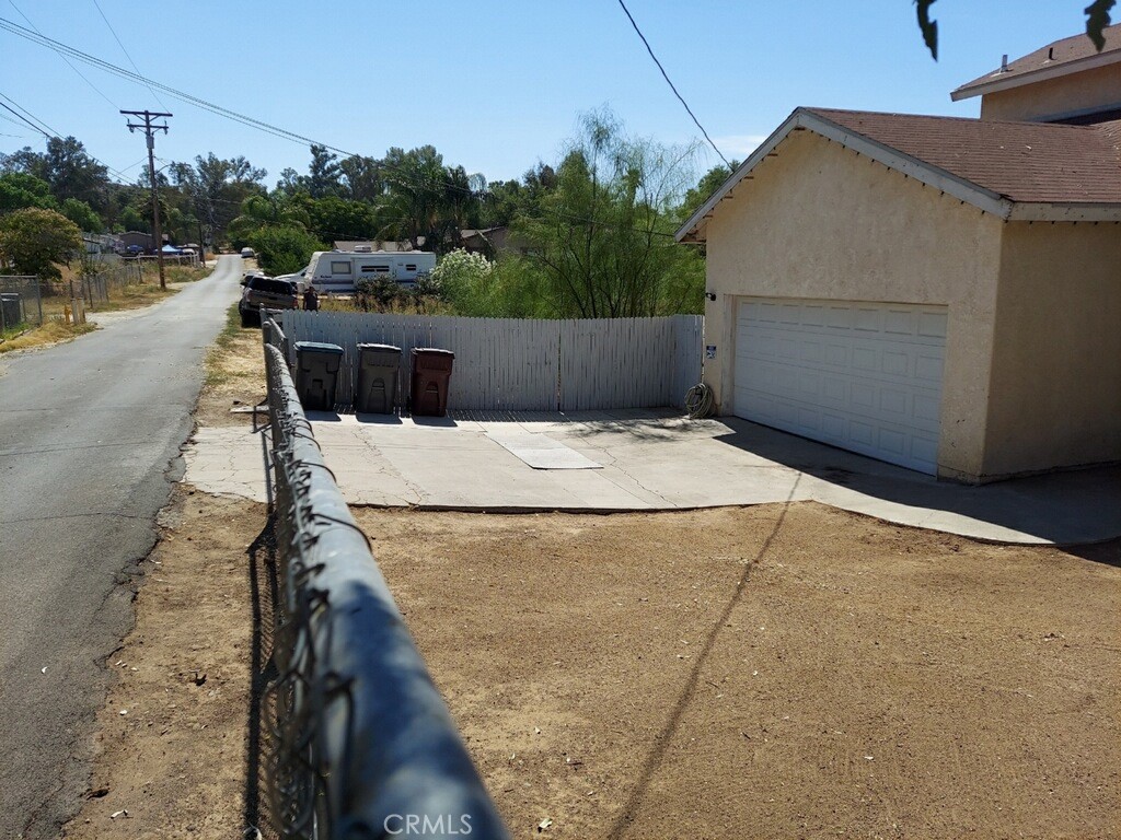 Photo 3 of 4 of 23741 Cassandra Drive house