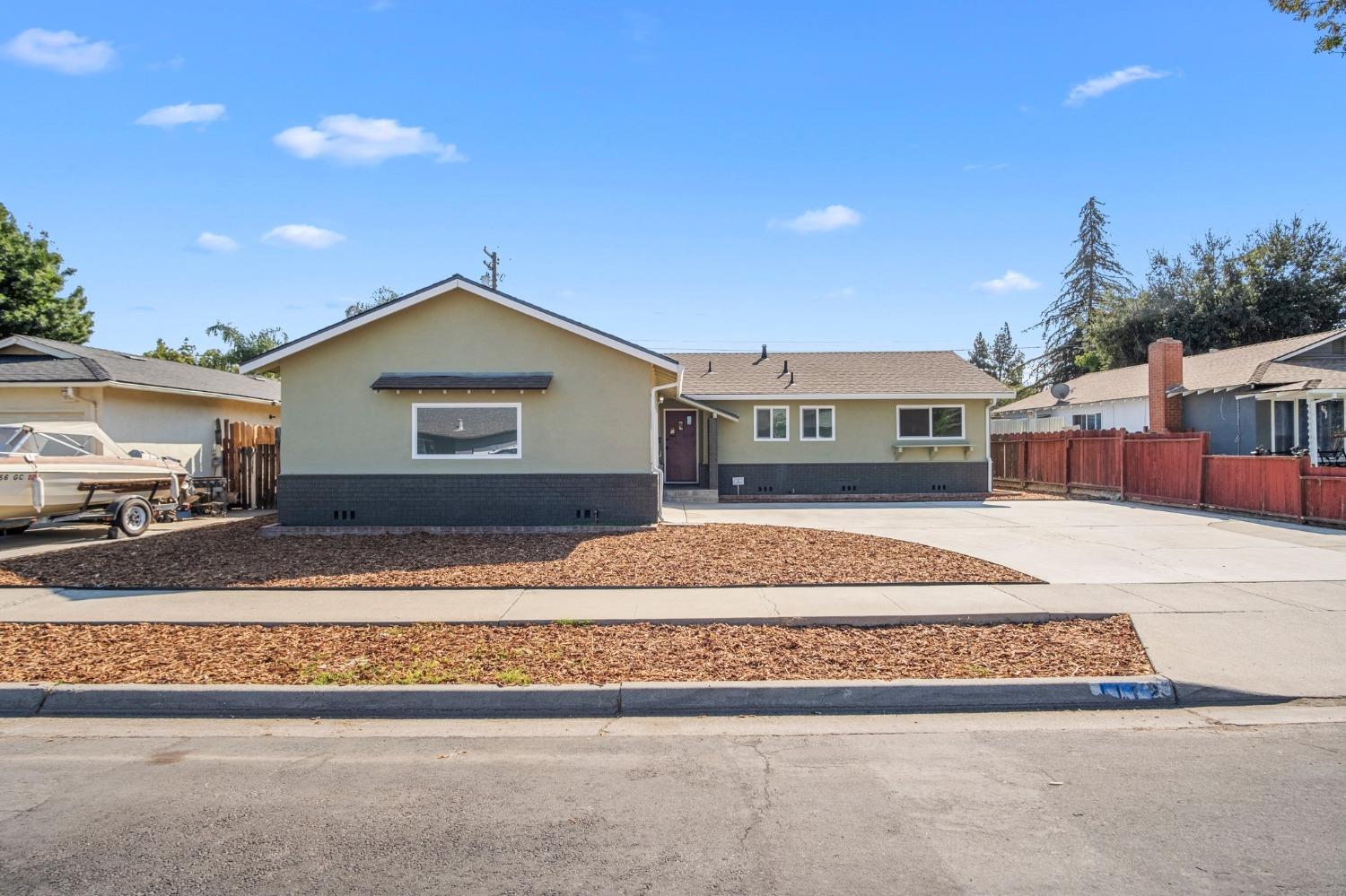 Photo 1 of 27 of 1112 El Vecino Avenue house