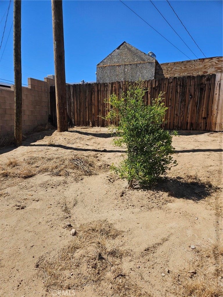 Photo 21 of 24 of 2883 Encina Avenue house