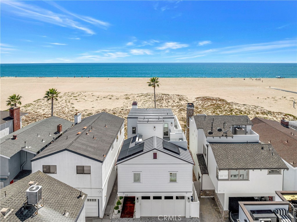 Photo 3 of 38 of 114 E Oceanfront house